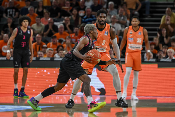 并增强其参 并增强其参